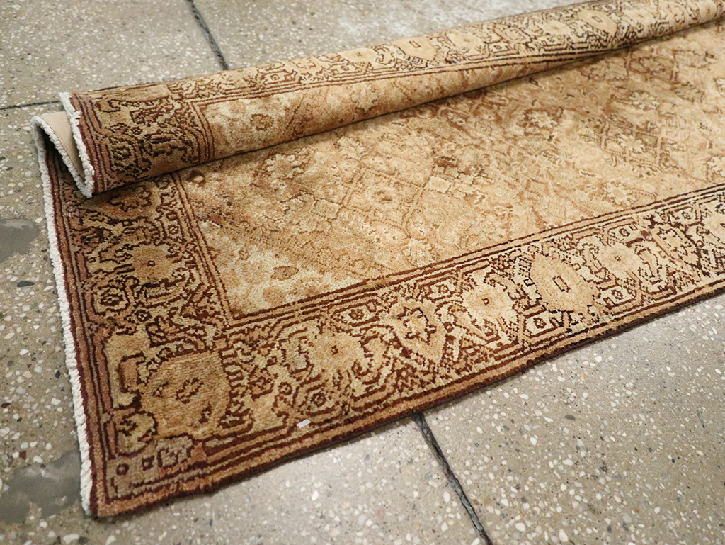 Vintage Indian Amritsar Runner, No.13974 - Staging