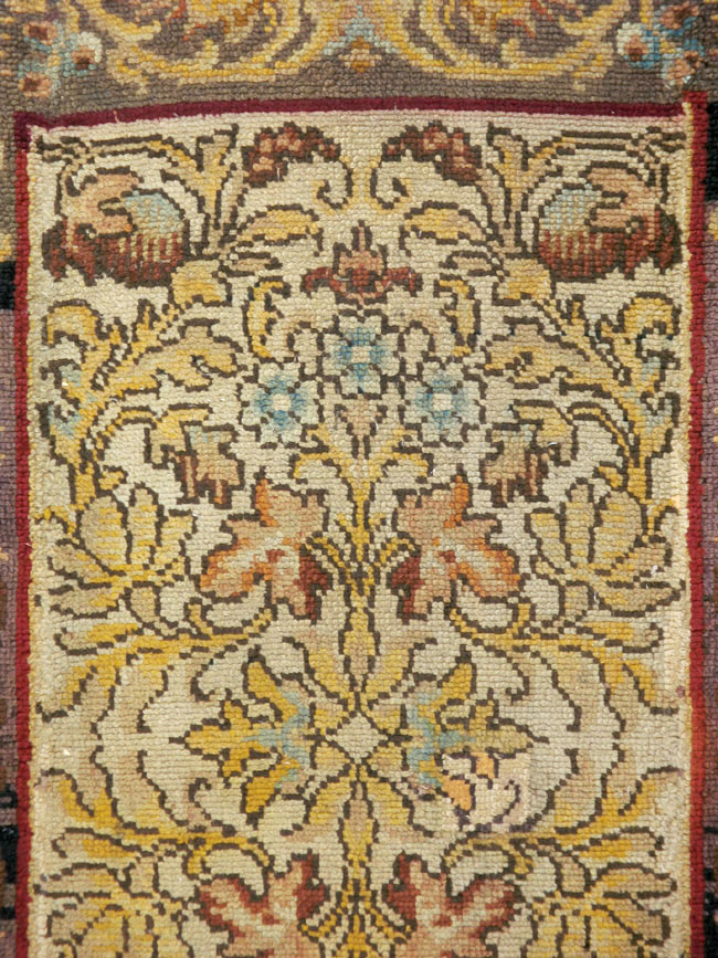 Vintage Irish Donegal Accent Carpet, No.13979 - Staging