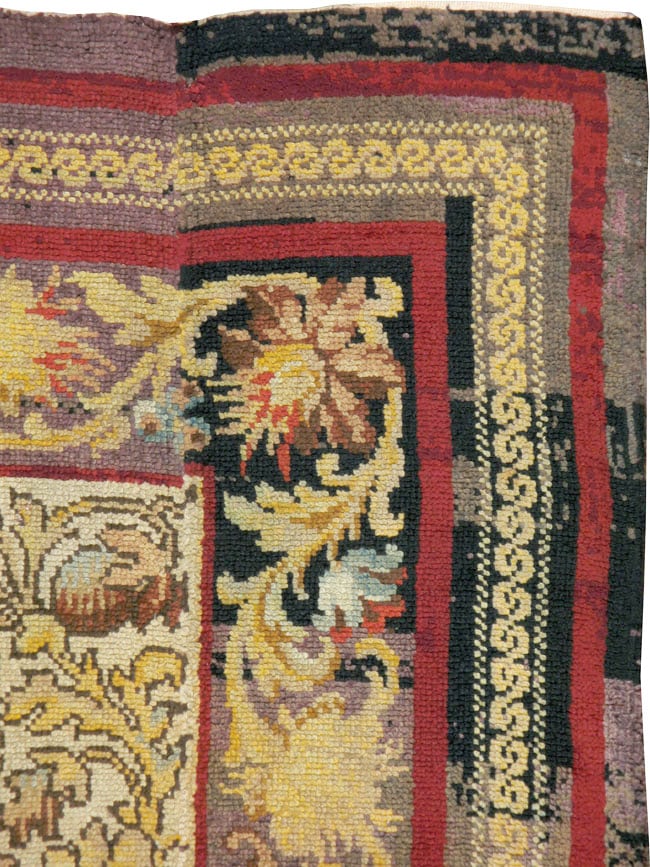 Vintage Irish Donegal Accent Carpet, No.13979 - Staging