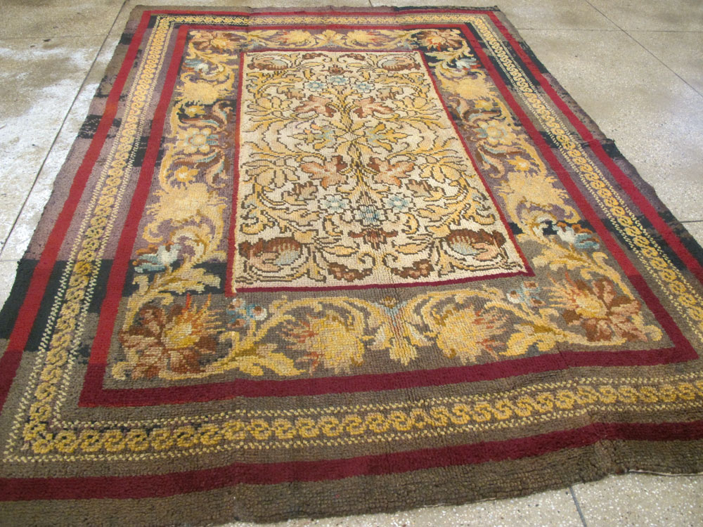 Vintage Irish Donegal Accent Carpet, No.13979 - Staging