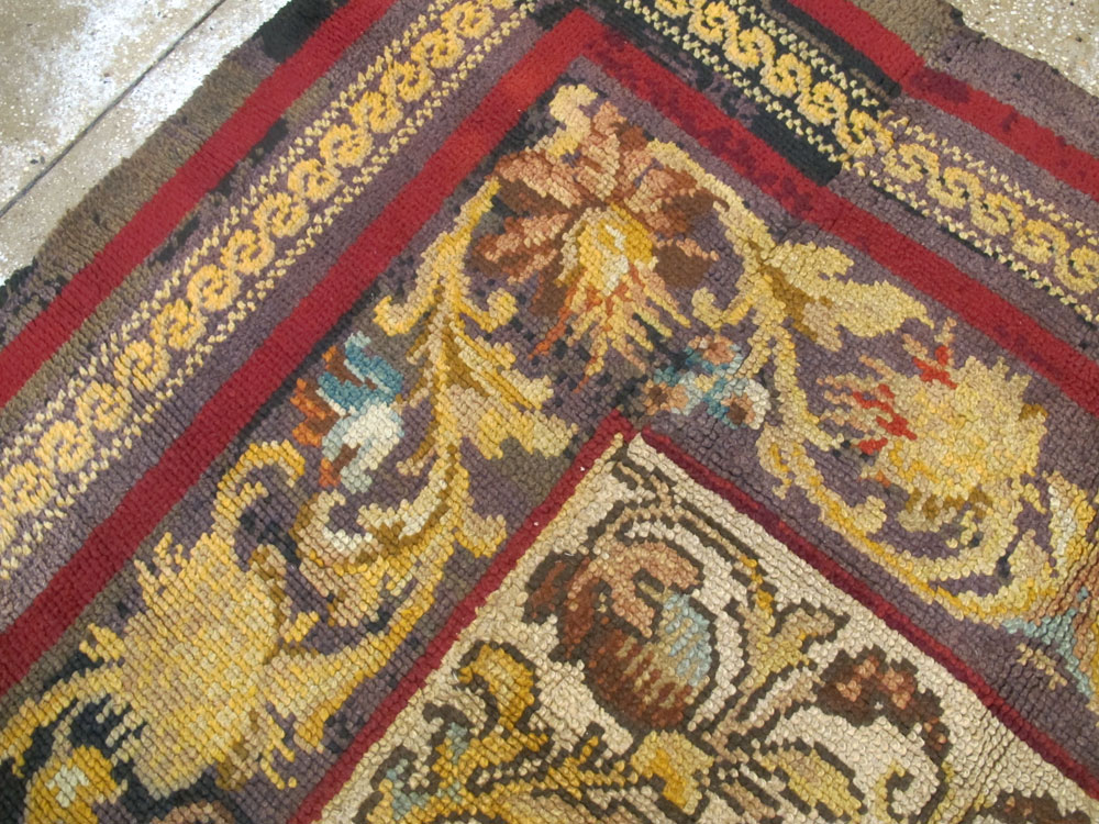 Vintage Irish Donegal Accent Carpet, No.13979 - Staging