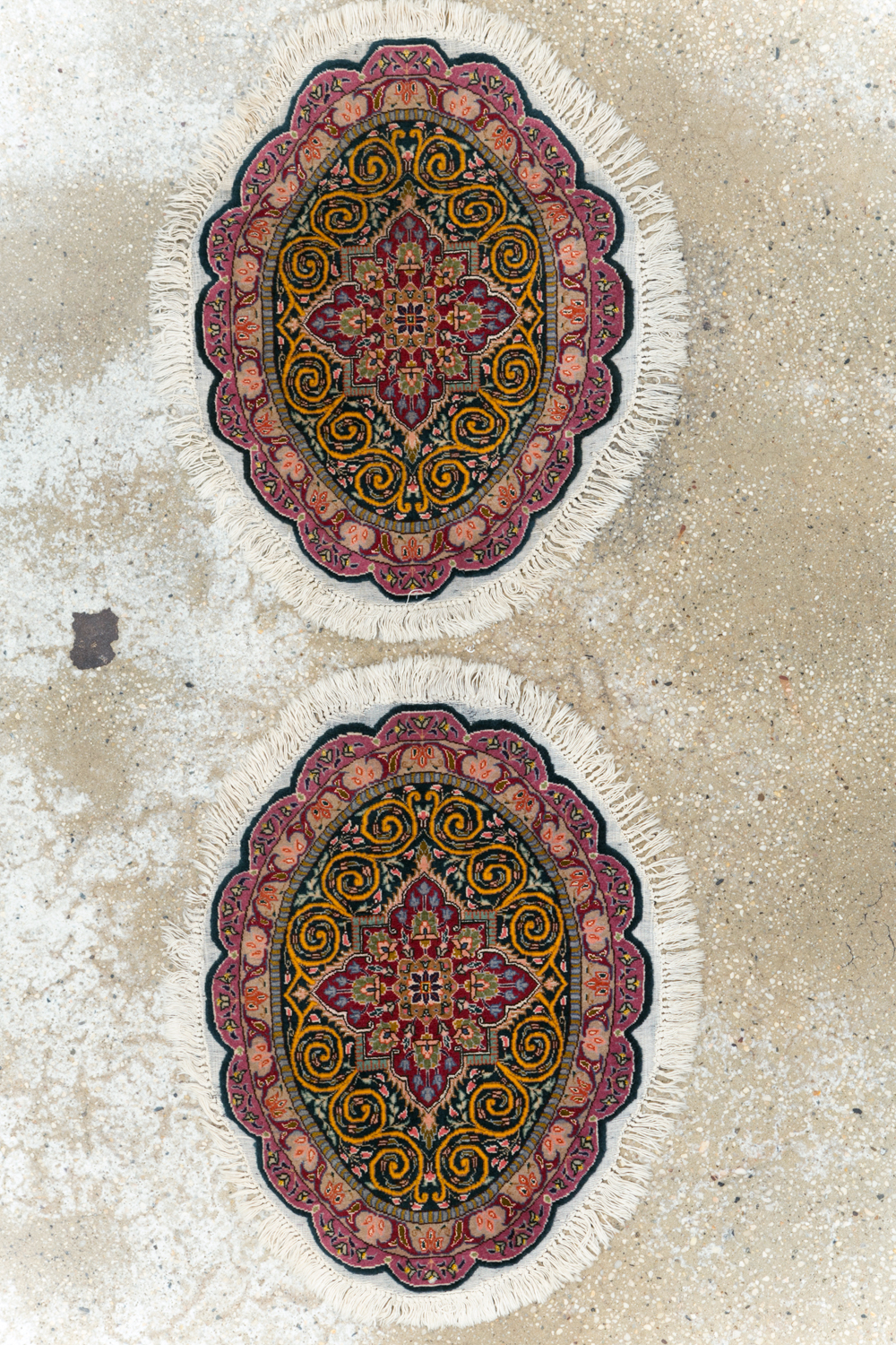 Vintage Persian Tabriz Oval Carpet (Pair: 1 of 2), No.14005 - Staging