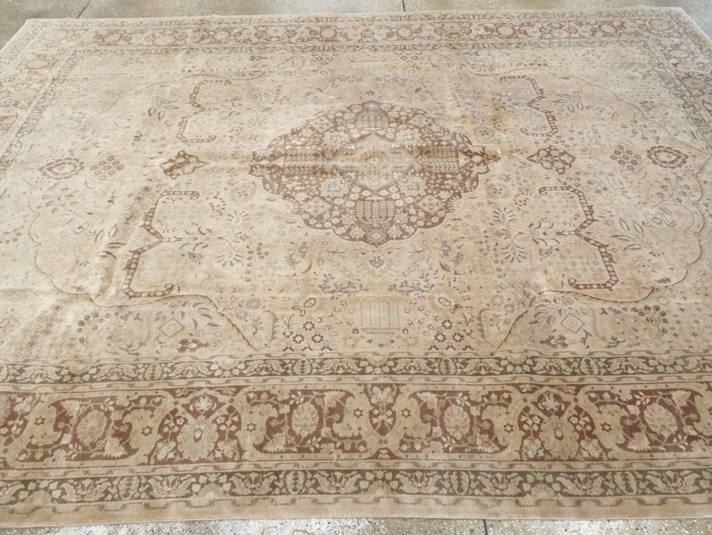 Vintage Persian Tabriz Carpet, No.14056 - Staging