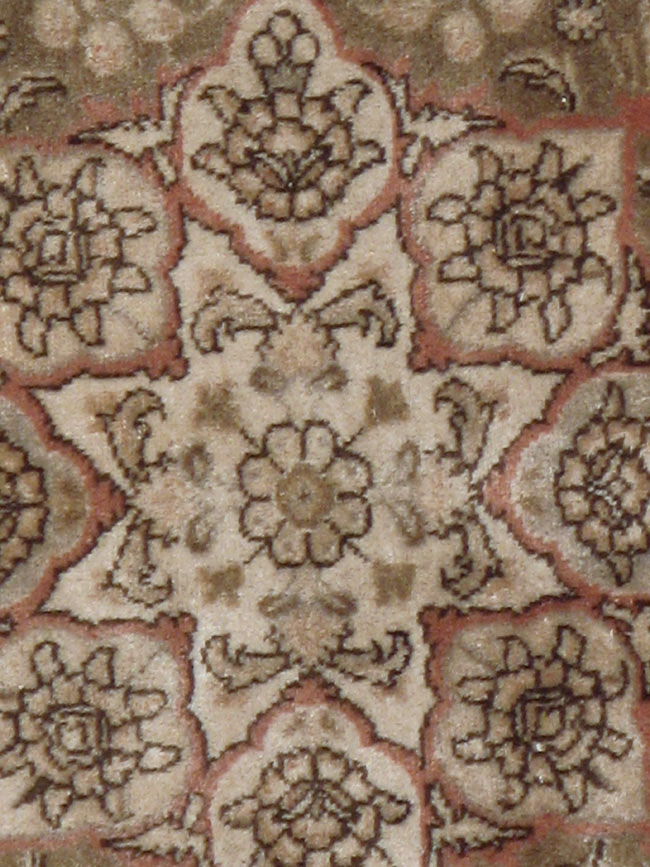 Vintage Persian Tabriz Round Carpet, No.14057 - Staging