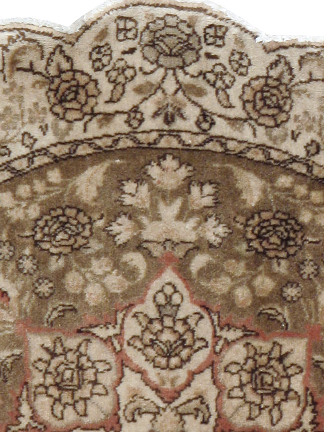 Vintage Persian Tabriz Round Carpet, No.14057 - Staging