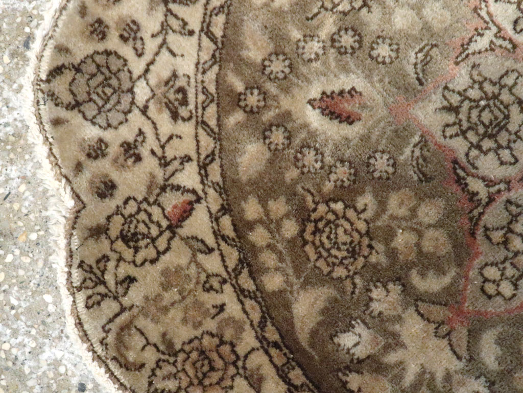 Vintage Persian Tabriz Round Carpet, No.14057 - Staging