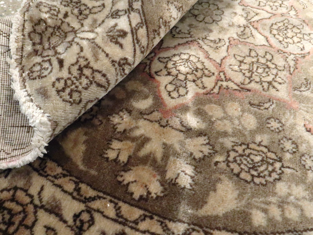 Vintage Persian Tabriz Round Carpet, No.14057 - Staging