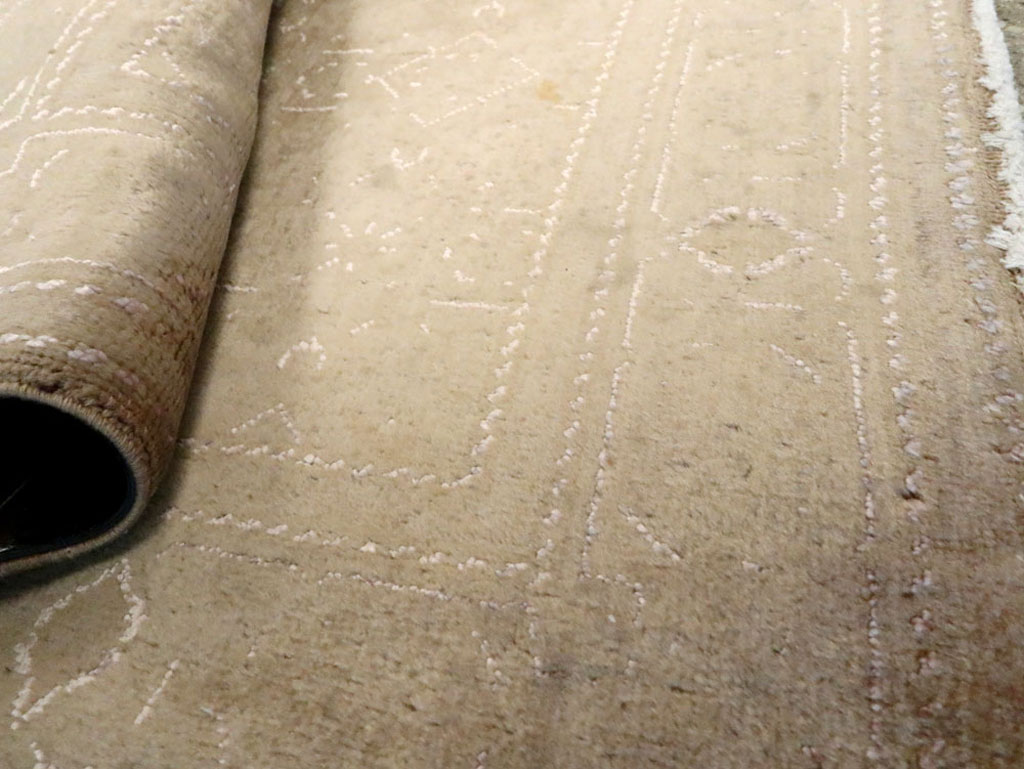 Vintage Persian Tabriz Rug, No.14059 - Staging