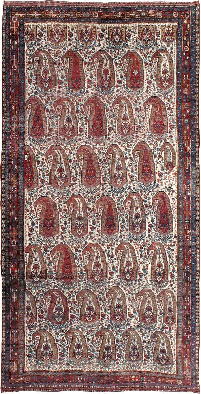 Antique Persian Shiraz Carpet, No.14137 - Staging