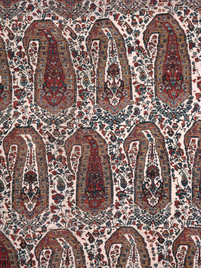Antique Persian Shiraz Carpet, No.14137 - Staging