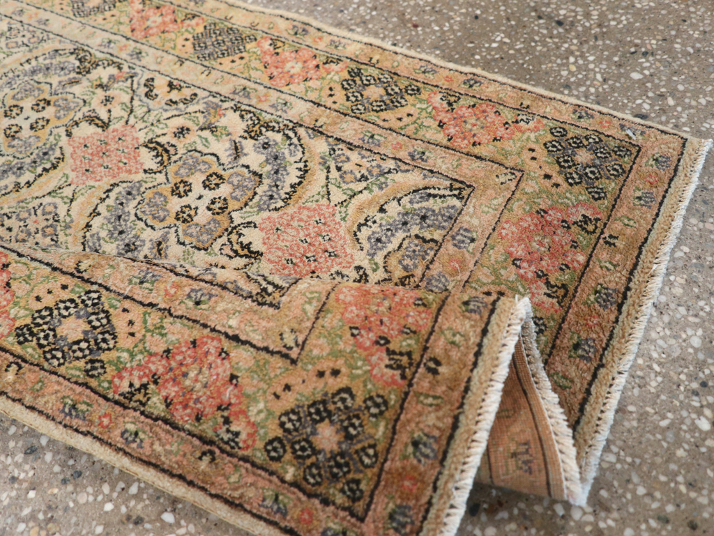 Antique Turkish Sivas Rug, No.14230 - Staging