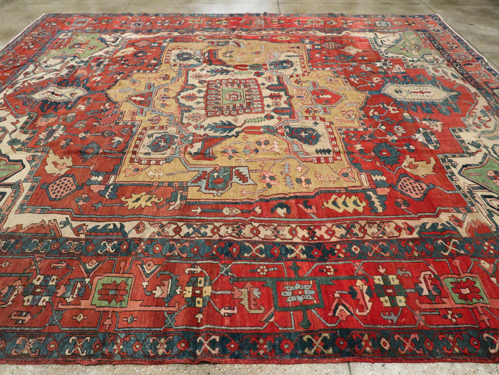 Antique Persian Heriz Carpet, No.14272 - Staging