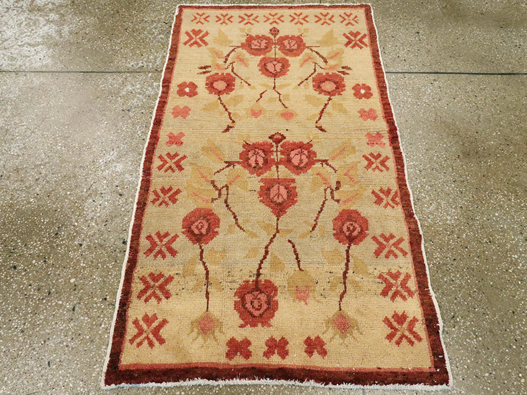 Vintage Turkish Anatolian Throw Rug, No.14326 - Staging