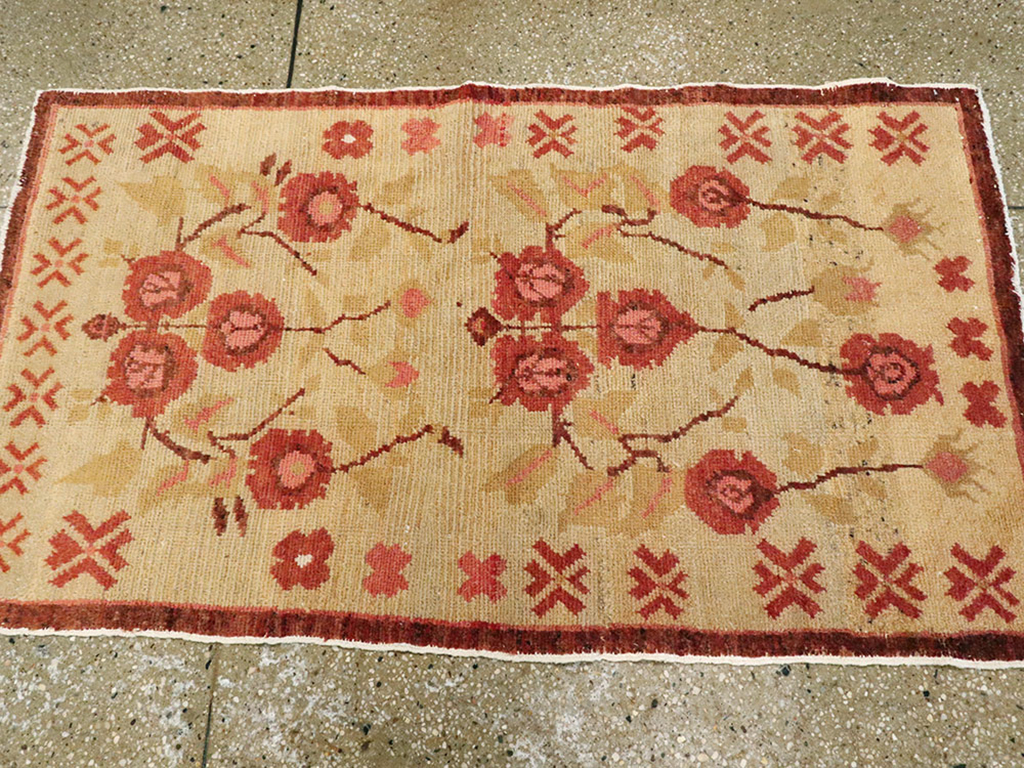 Vintage Turkish Anatolian Throw Rug, No.14326 - Staging