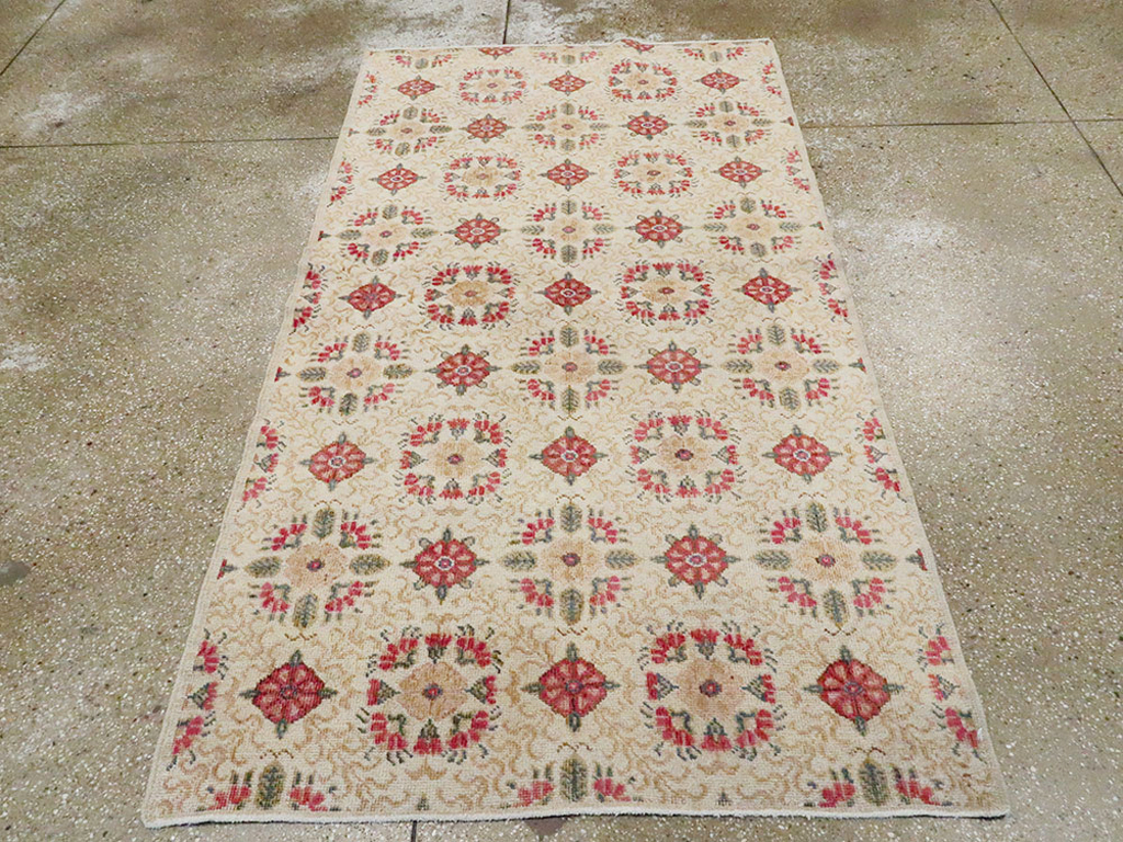 Vintage Anatolian Rug, No.14333 - Staging