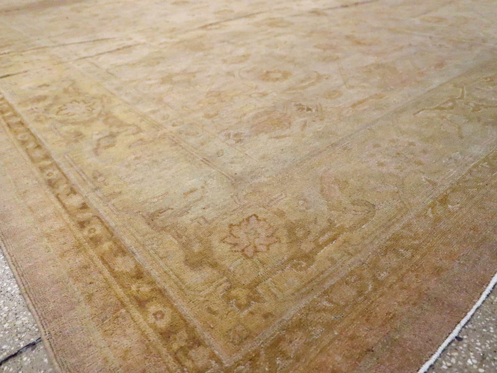 Vintage Indian Amritsar Carpet, No.14380 - Staging