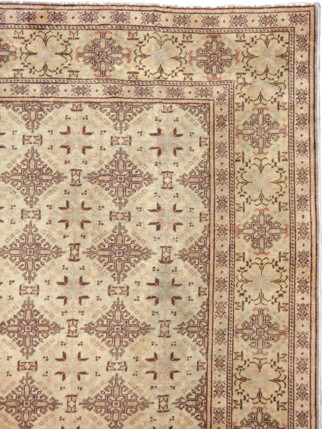 Vintage Turkish Sivas Carpet, No.14444 - Staging