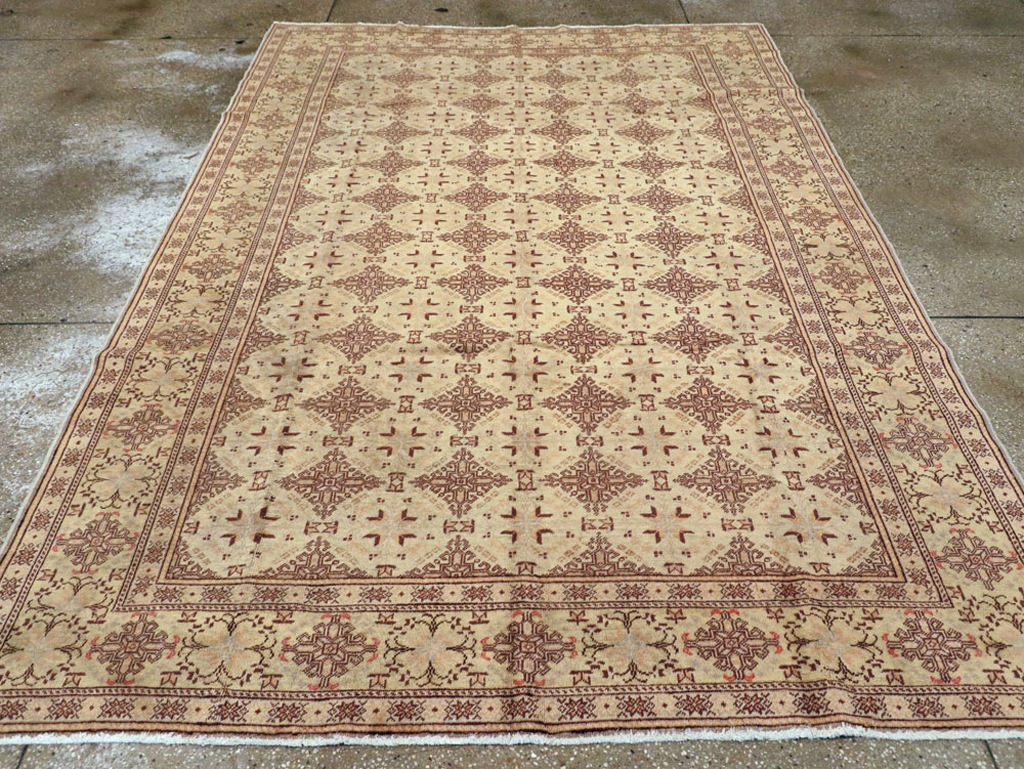 Vintage Turkish Sivas Carpet, No.14444 - Staging