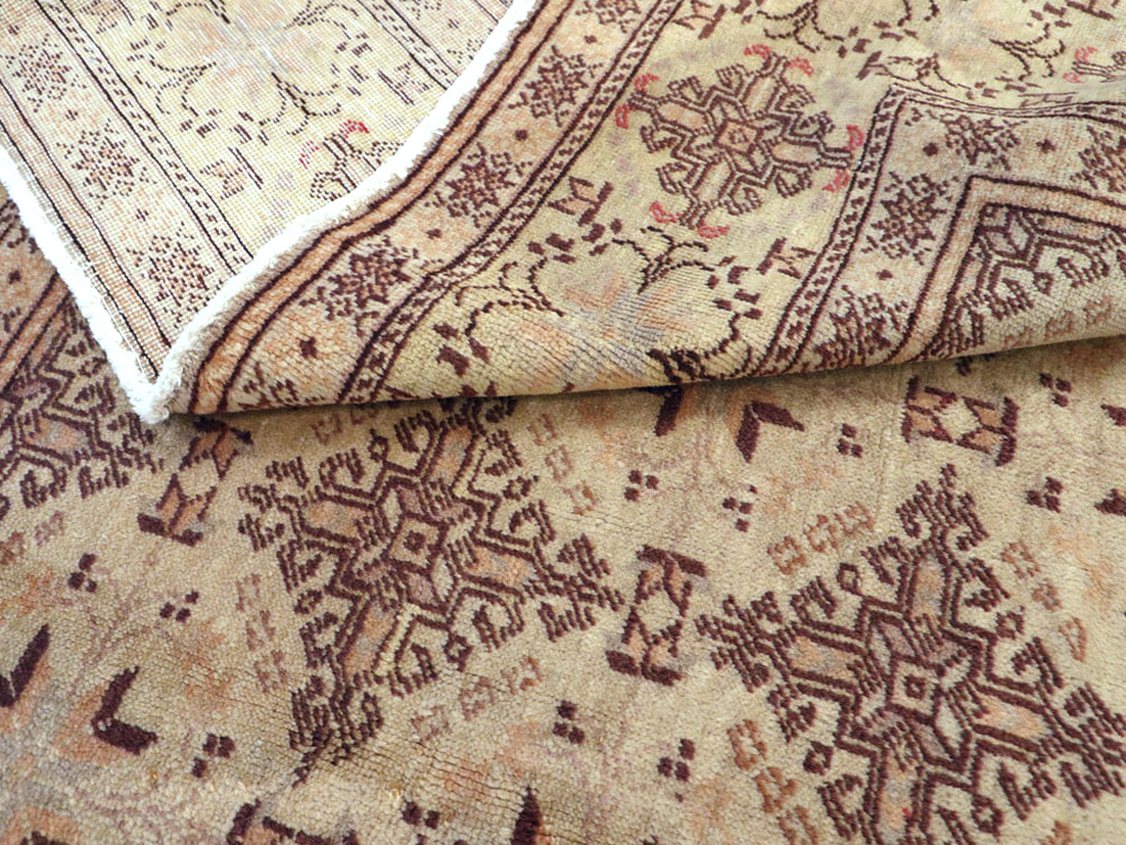 Vintage Turkish Sivas Carpet, No.14444 - Staging