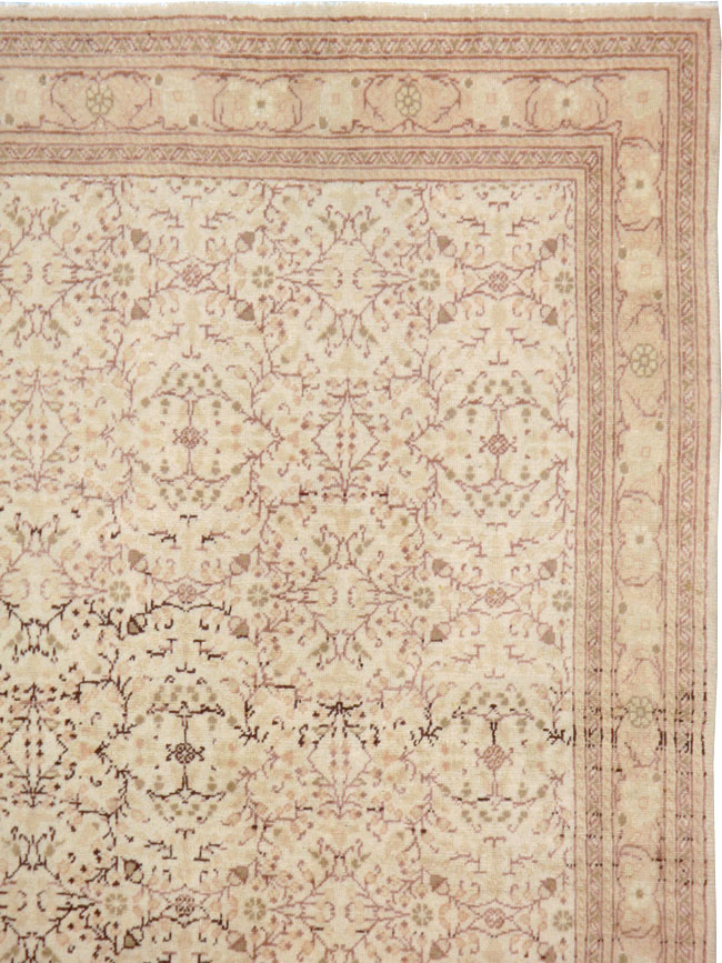 Vintage Turkish Sivas Carpet, No.14474 - Staging