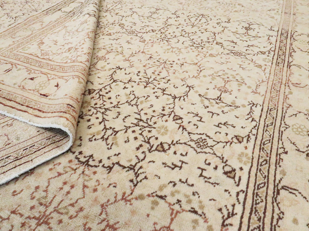 Vintage Turkish Sivas Carpet, No.14474 - Staging