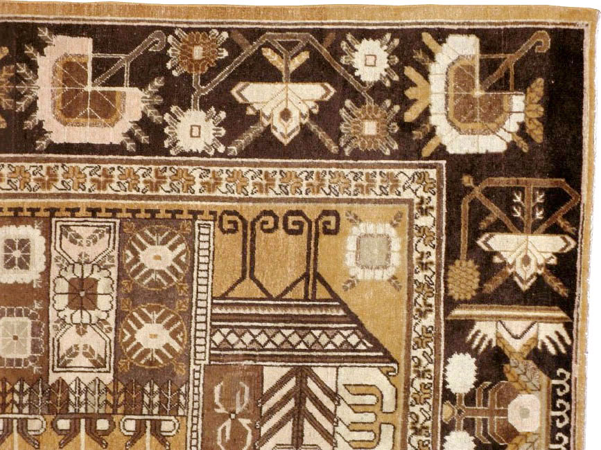 Vintage East Turkestan Khotan Pictorial Carpet, No.14651 - Staging