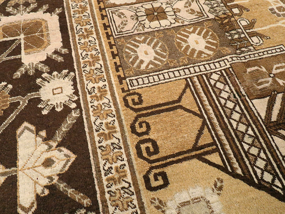 Vintage East Turkestan Khotan Pictorial Carpet, No.14651 - Staging