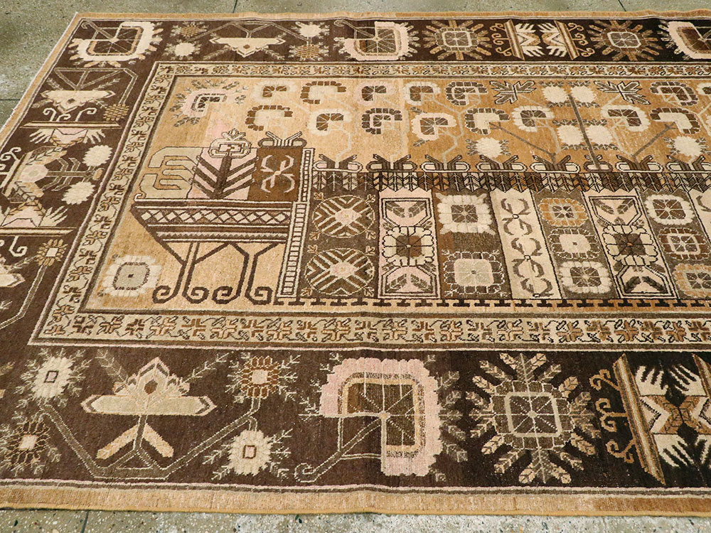 Vintage East Turkestan Khotan Pictorial Carpet, No.14651 - Staging