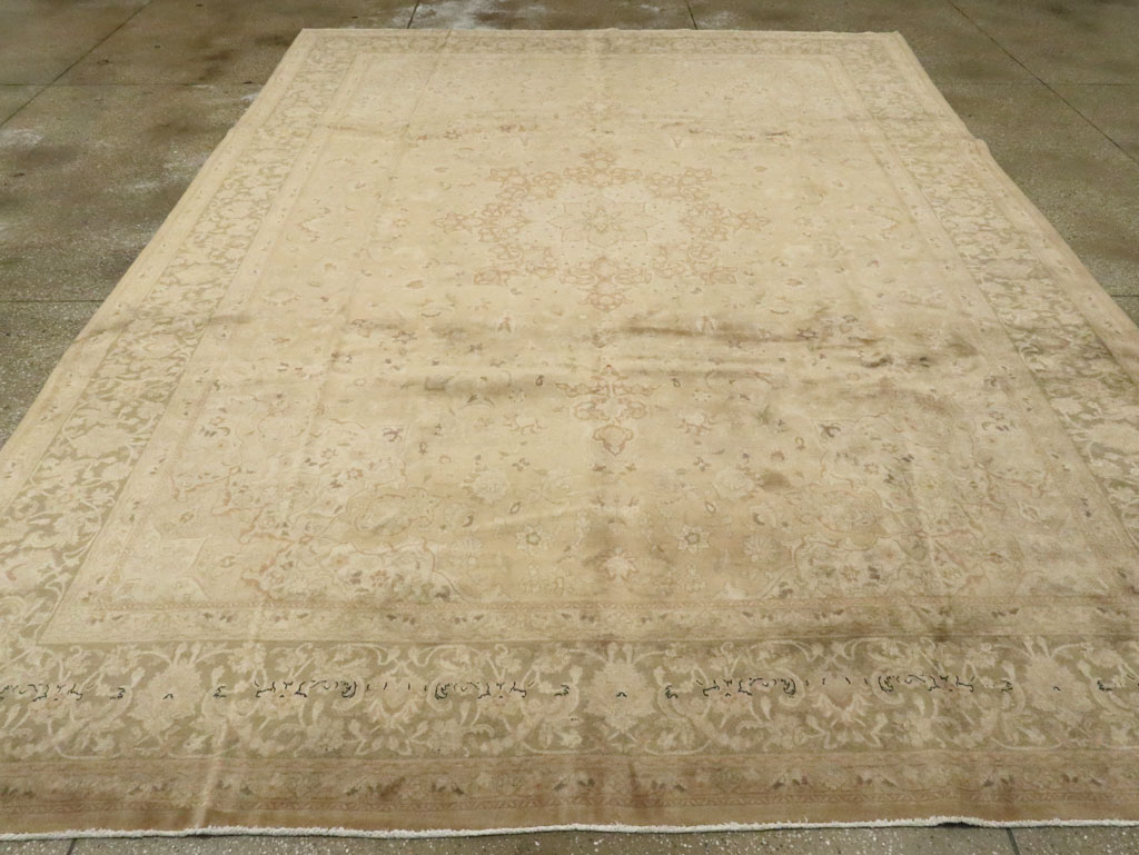Vintage Persian Tabriz Carpet, No.14669 - Staging