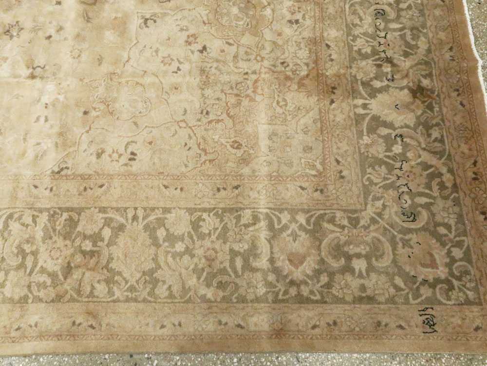 Vintage Persian Tabriz Carpet, No.14669 - Staging