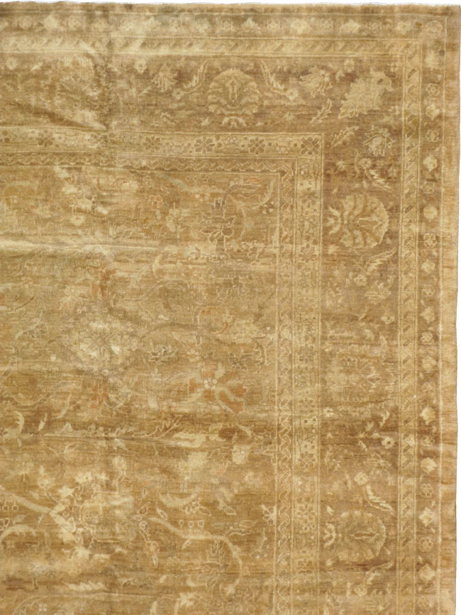 Vintage Indian Agra Carpet, No.14743 - Staging