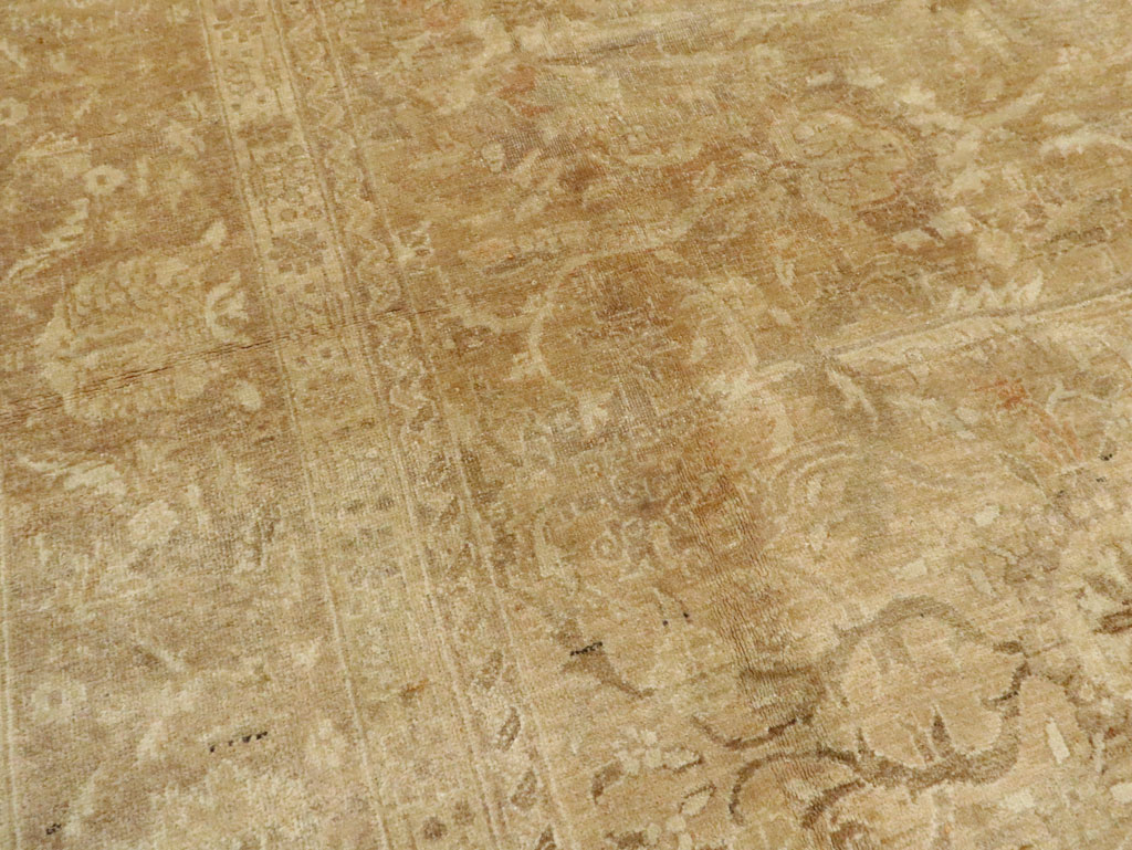 Vintage Indian Agra Carpet, No.14743 - Staging