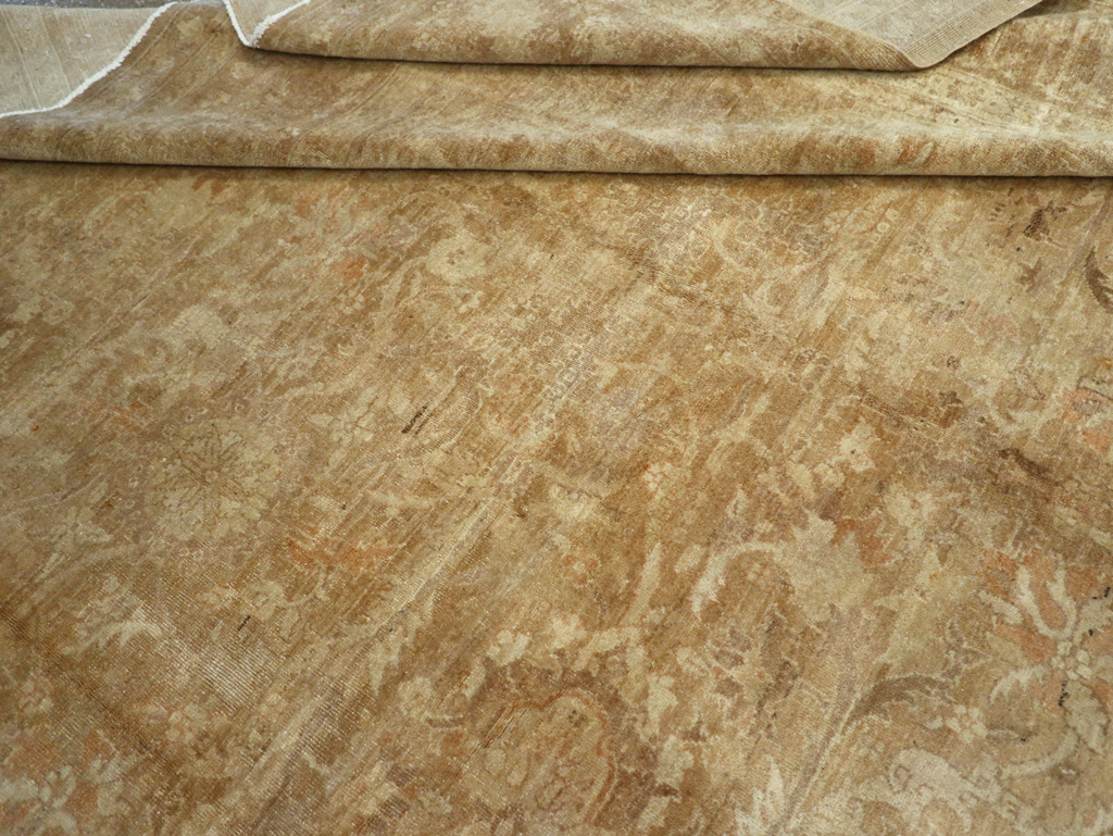 Vintage Indian Agra Carpet, No.14743 - Staging