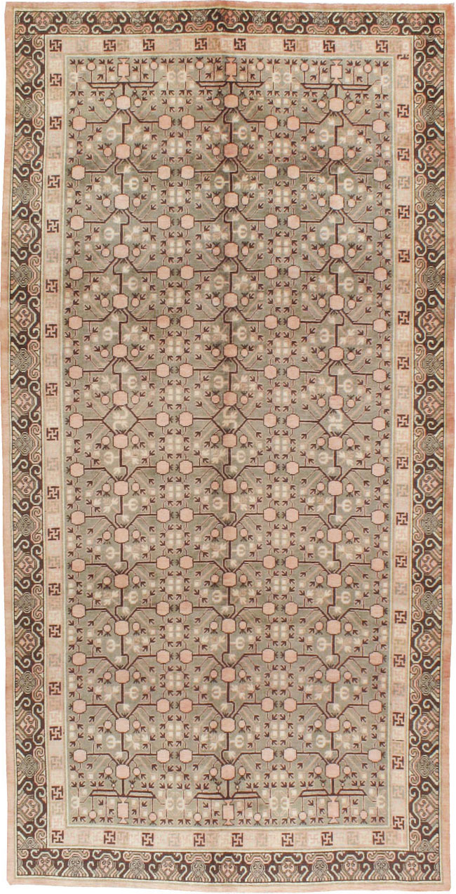 Vintage East Turkestan Khotan Carpet, No.14761 - Staging