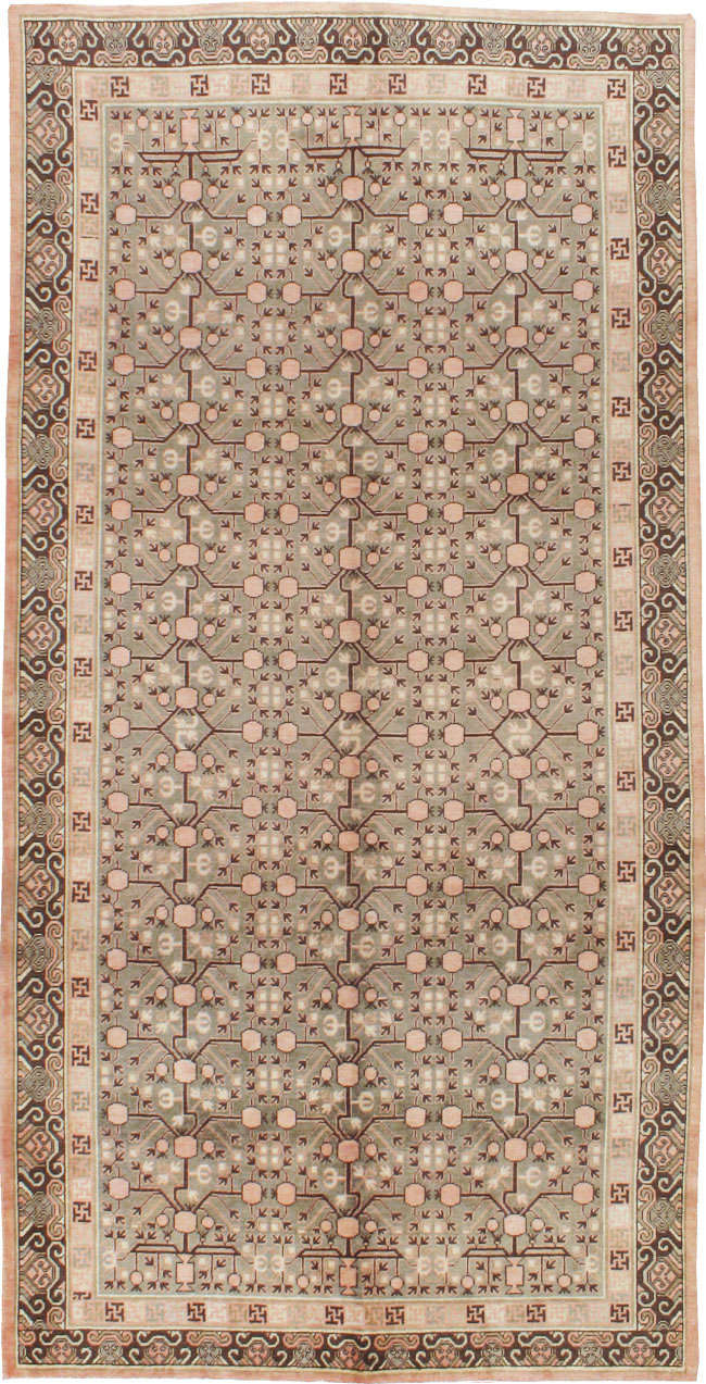 Vintage East Turkestan Khotan Carpet, No.14761 - Staging