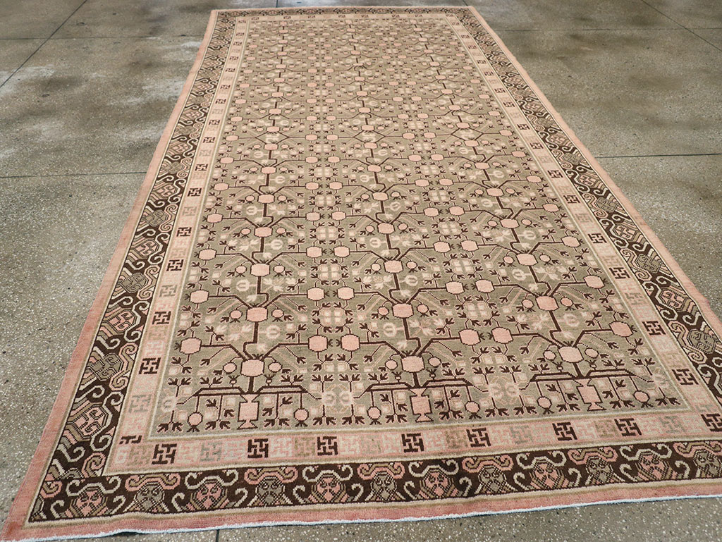 Vintage East Turkestan Khotan Carpet, No.14761 - Staging