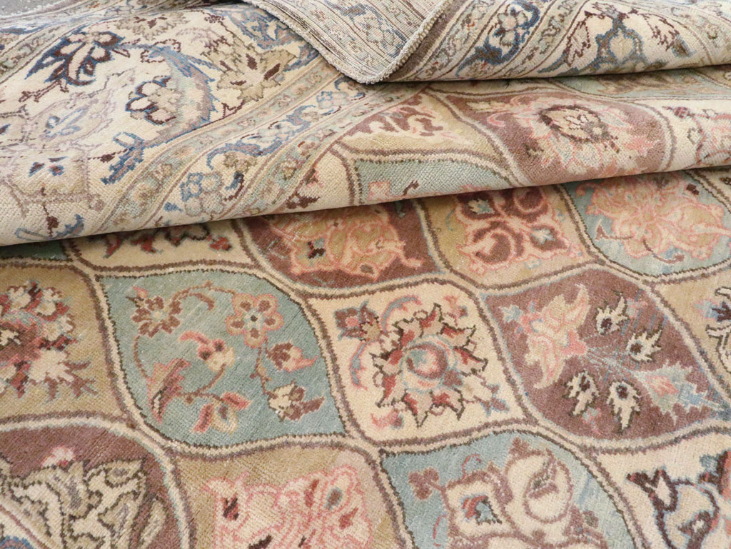 Vintage Persian Kashan Carpet, No.14830 - Staging