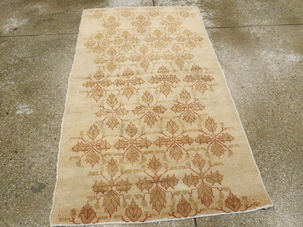 Vintage Turkish Anatolian Rug, No.14924 - Staging