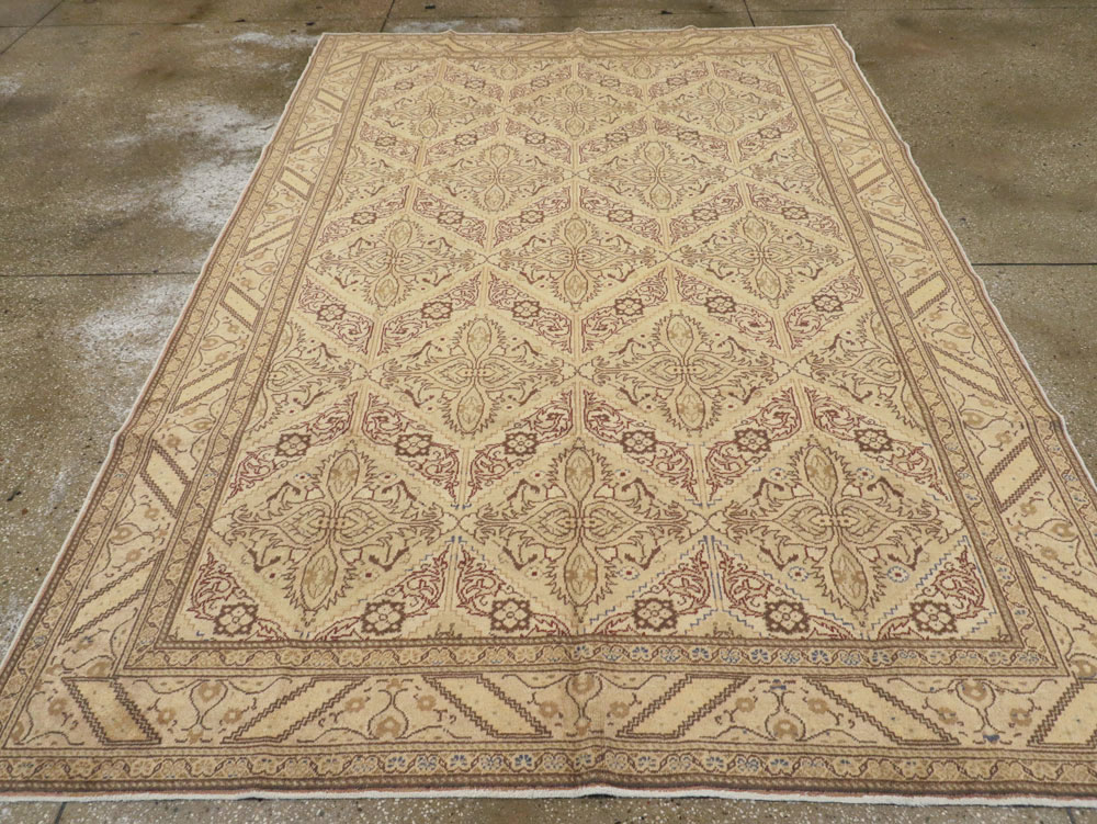 Vintage Turkish Sivas Carpet, No.14957 - Staging
