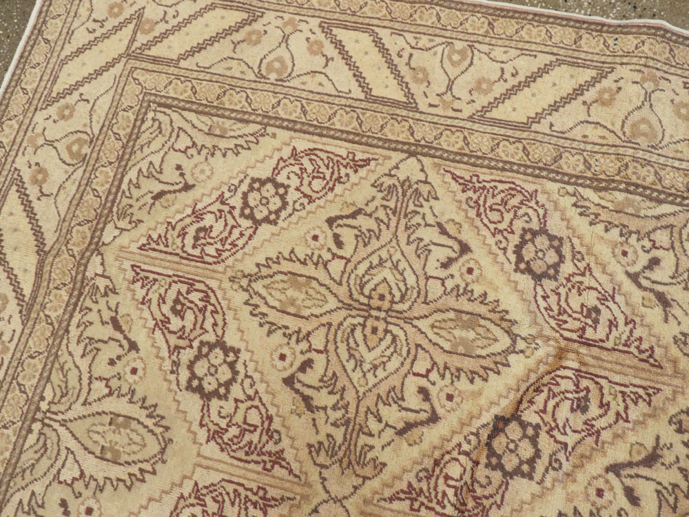 Vintage Turkish Sivas Carpet, No.14957 - Staging