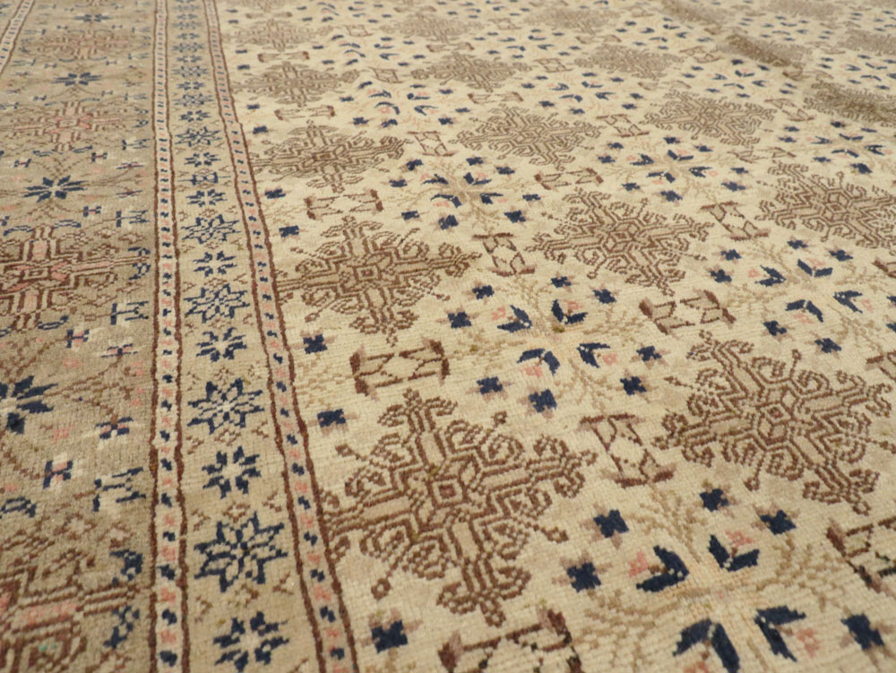 Vintage Turkish Sivas Carpet, No.14959 - Staging