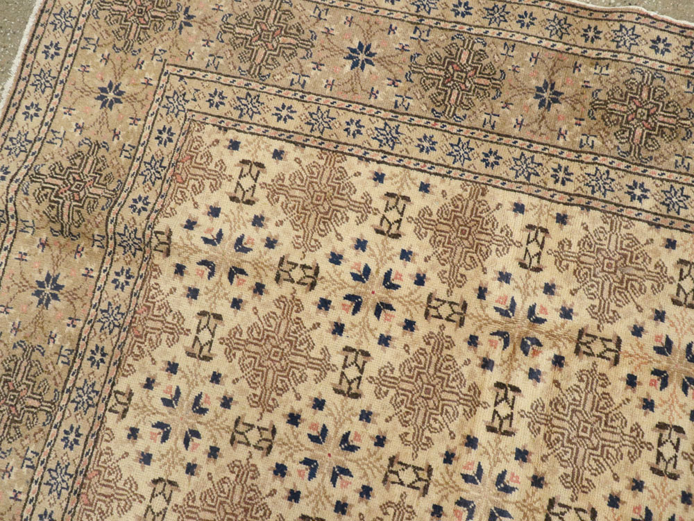Vintage Turkish Sivas Carpet, No.14959 - Staging