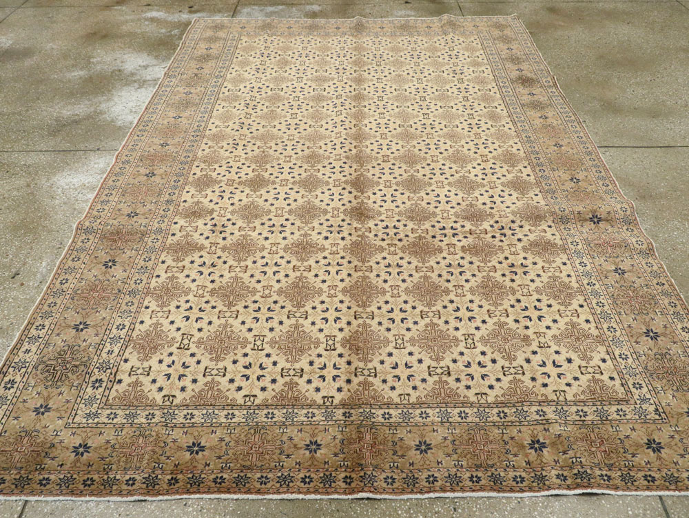 Vintage Turkish Sivas Carpet, No.14959 - Staging