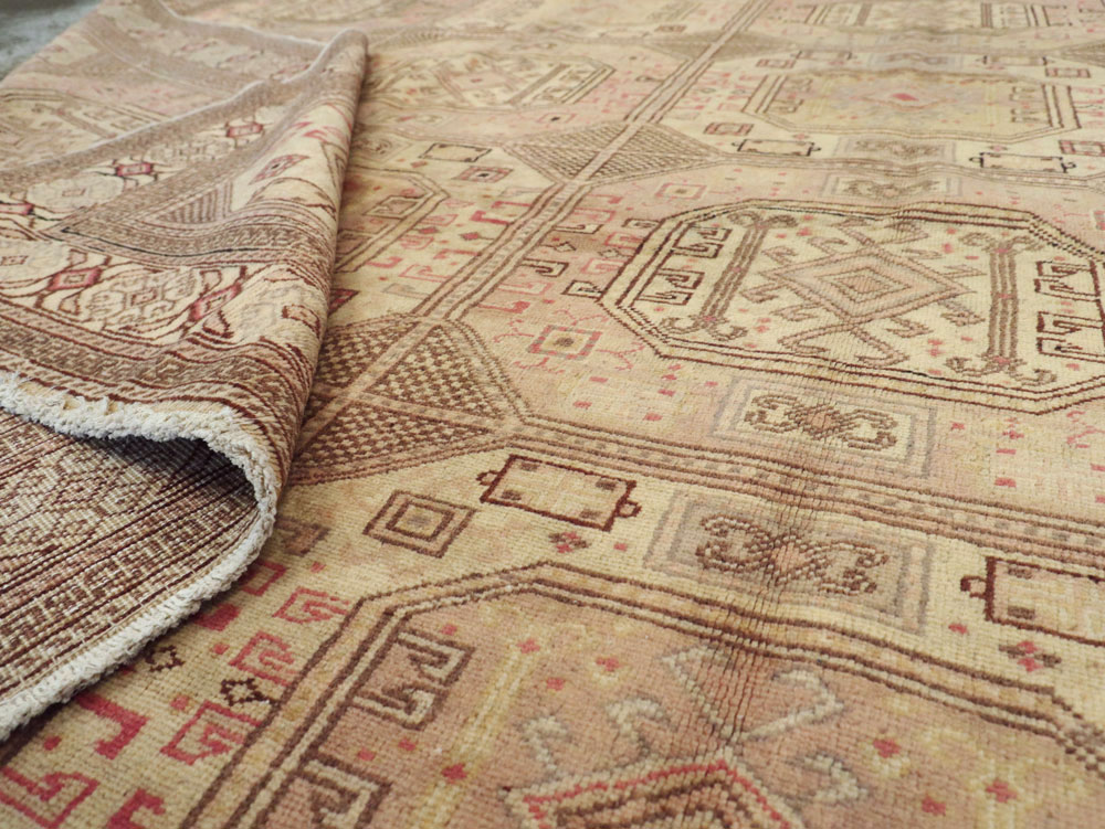 Vintage Turkish Sivas Carpet, No.14967 - Staging