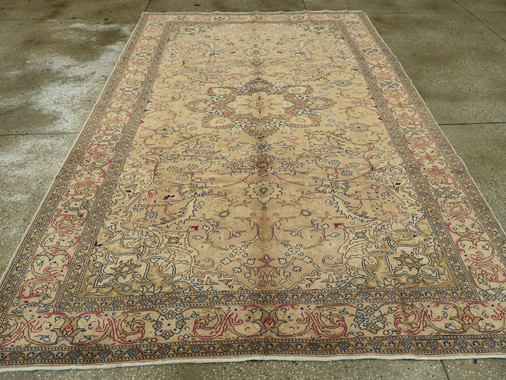 Vintage Turkish Sivas Carpet, No.14972 - Staging