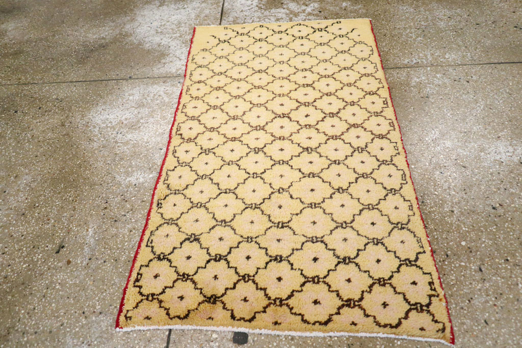 Vintage Turkish Anatolian Throw Rug, No.15028 - Staging