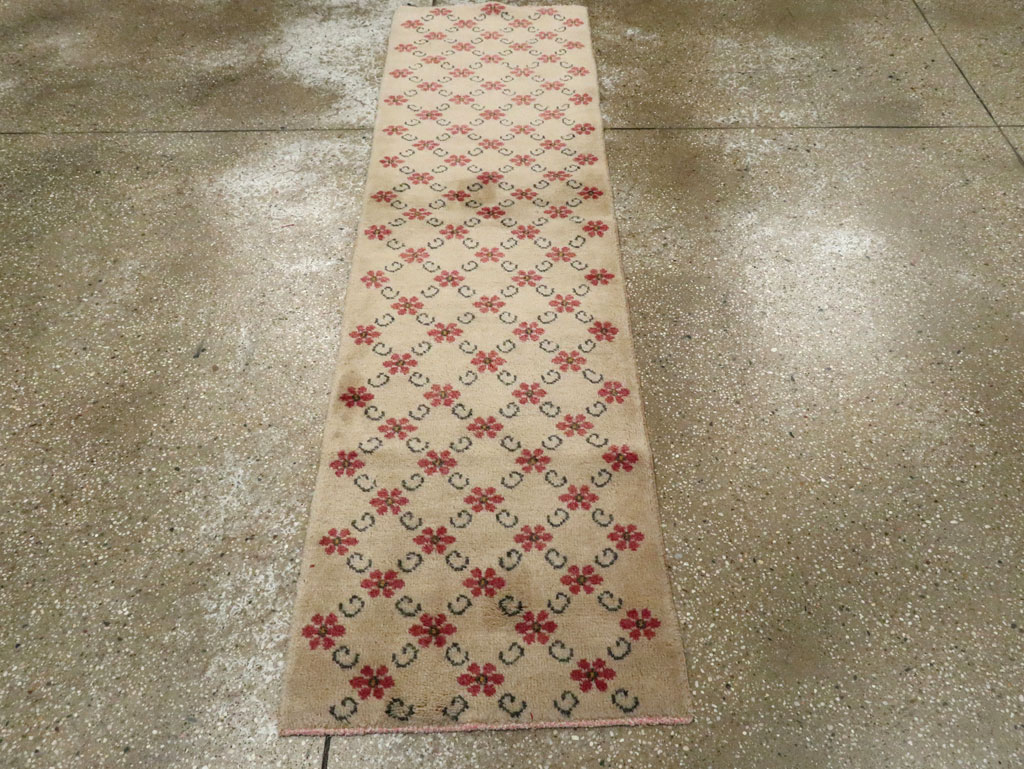 Vintage Turkish Anatolian Runner, No.15032 - Staging