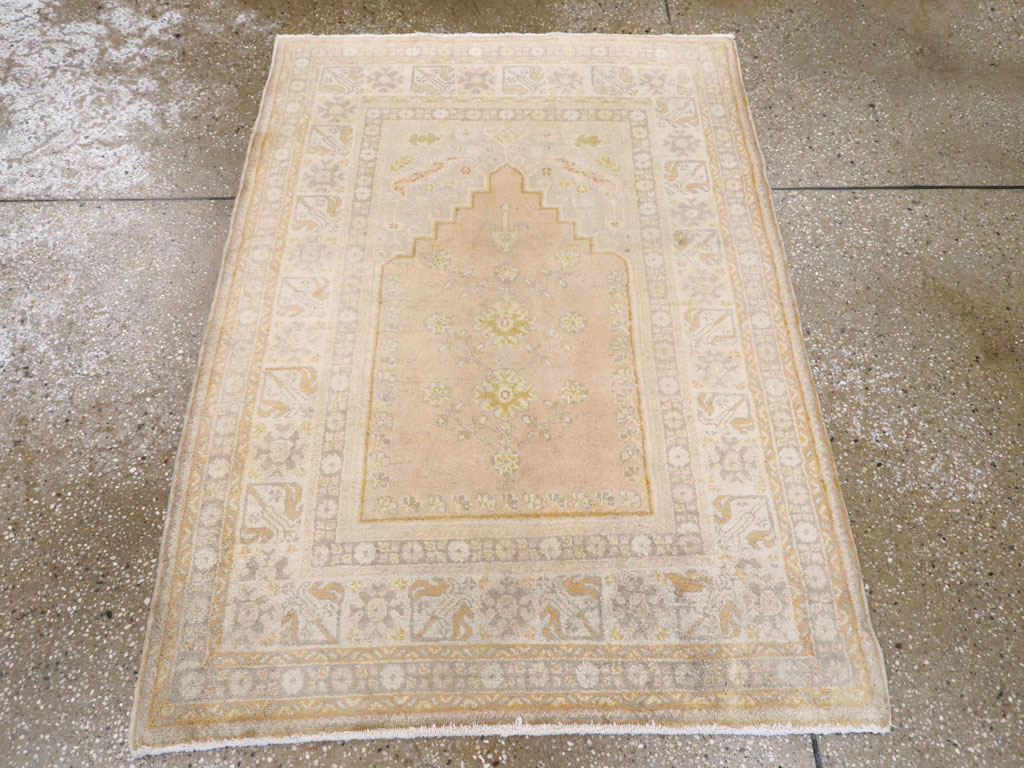 Antique Turkish Sivas Rug, No.15168 - Staging
