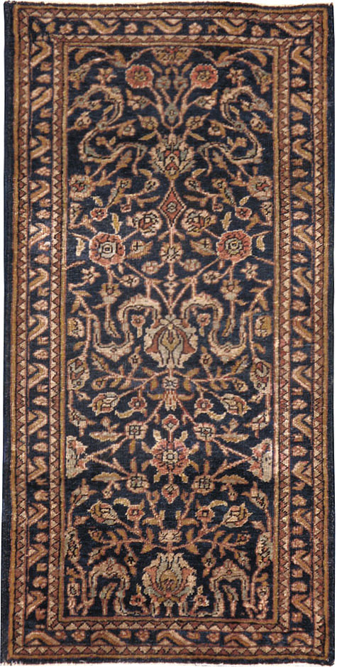 Antique Persian Mahal Rug, No.15336 - Staging