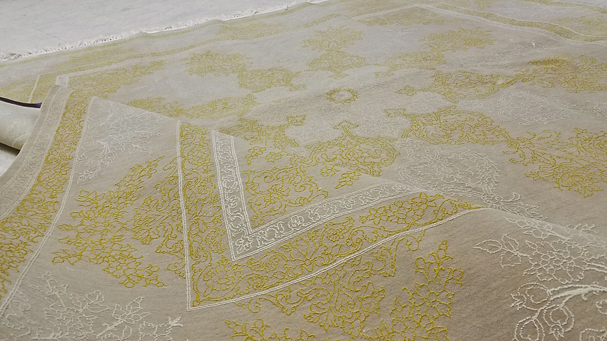 Vintage Persian Isfahan Square Rug, No.15428 - Staging